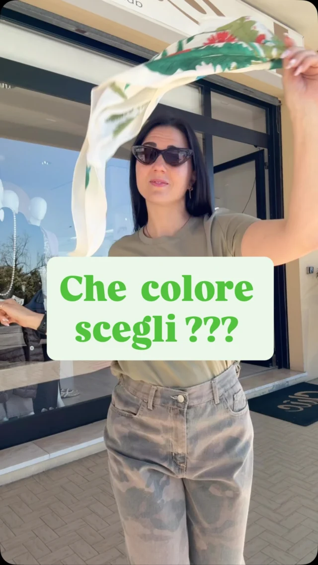 A volte basta davvero poco per dare una svolta al look… come una semplice T-shirt in cotone colorata! 
Comoda, versatile e mai banale: è quel capo che, se abbinato nel modo giusto, può trasformare anche l’outfit più basic in qualcosa di super stiloso. Jeans, gonne, blazer o pantaloni eleganti… lei si adatta a tutto!

In negozio ne trovi tantissimi modelli e colori, perfetti per esprimere ogni stile e personalità. Non è solo una T-shirt… è il tuo asso nella manica! #tshirt #mezzananica #maglieria #susymixofficial