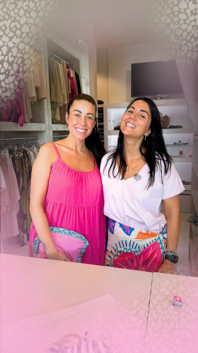SALDI ESTIVI DA CHIC! ☀️🛍️
📲 ORDINA ORA IN DM O SU WHATSAPP ➔ +39 389 838 1855

🚚 Spedizioni flash in 24/48h in tutta Italia! 🇮🇹

Indossati e già scontati:
🩷 Vero: Vestitino Fucsia 44€
🤍 Laila: Gonna Pareo 44€ + T-Shirt 40€
🖤 Costume FK 44€

📍 Preferisci provarli di persona?
Vieni a trovarci in negozio:
Via del Serrone, 154 a Murata (RSM)

✨ Non perdere nessuna novità, seguici su @chicabbigliamentosm

🎥 @sara.beautybusiness
•
•
•
•
•
Abbigliamento donna San Marino
Saldi estivi abbigliamento donna
Negozio di vestiti con stile
Outfit casual per lavoro, chic ed eleganti
Costumi, accessori e moda mare beachwear
#chicabbigliamento #saldiestivi #abbigliamentodonna #sanmarino #modadonna